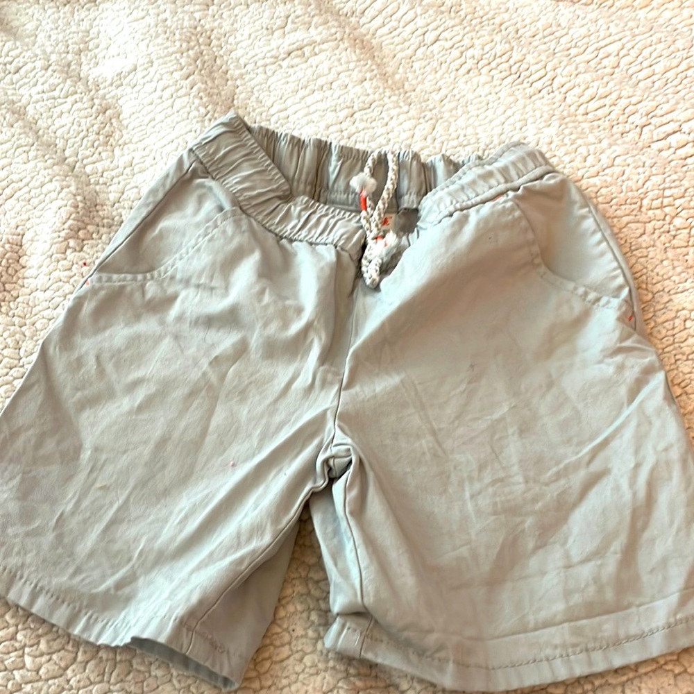 Grey shorts